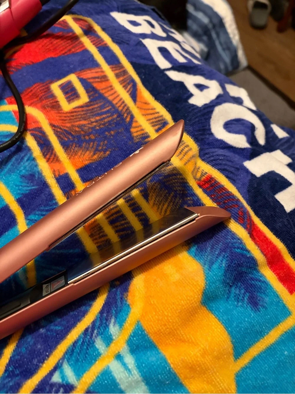 Sutra Rose-Gold Mini Hair Straightener – Travel-Friendly Styling